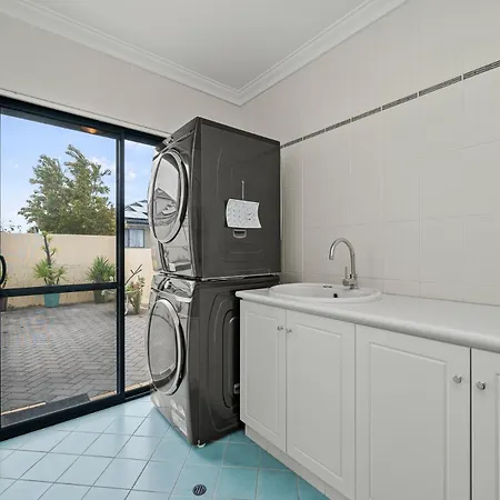 Perth 2-Story, Views, Bbq & More Exterior photo