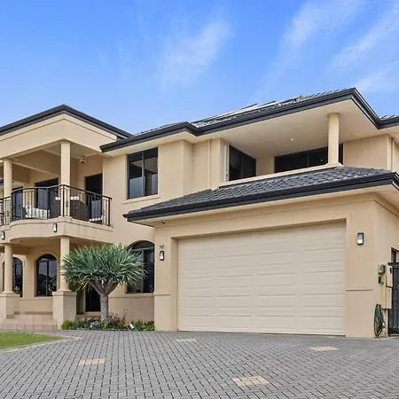 Perth 2-Story, Views, Bbq & More Exterior photo
